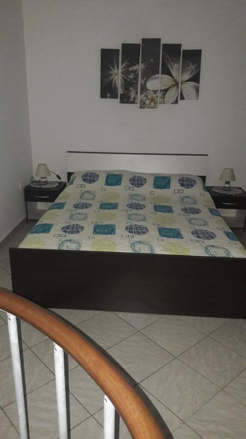 Lili Apartment Novigrad  Exterior photo