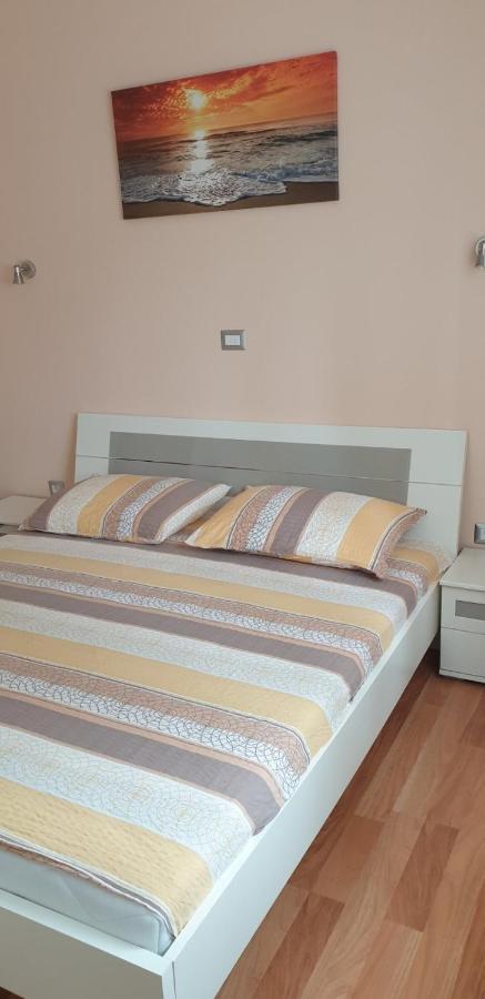 Lili Apartment Novigrad  Exterior photo
